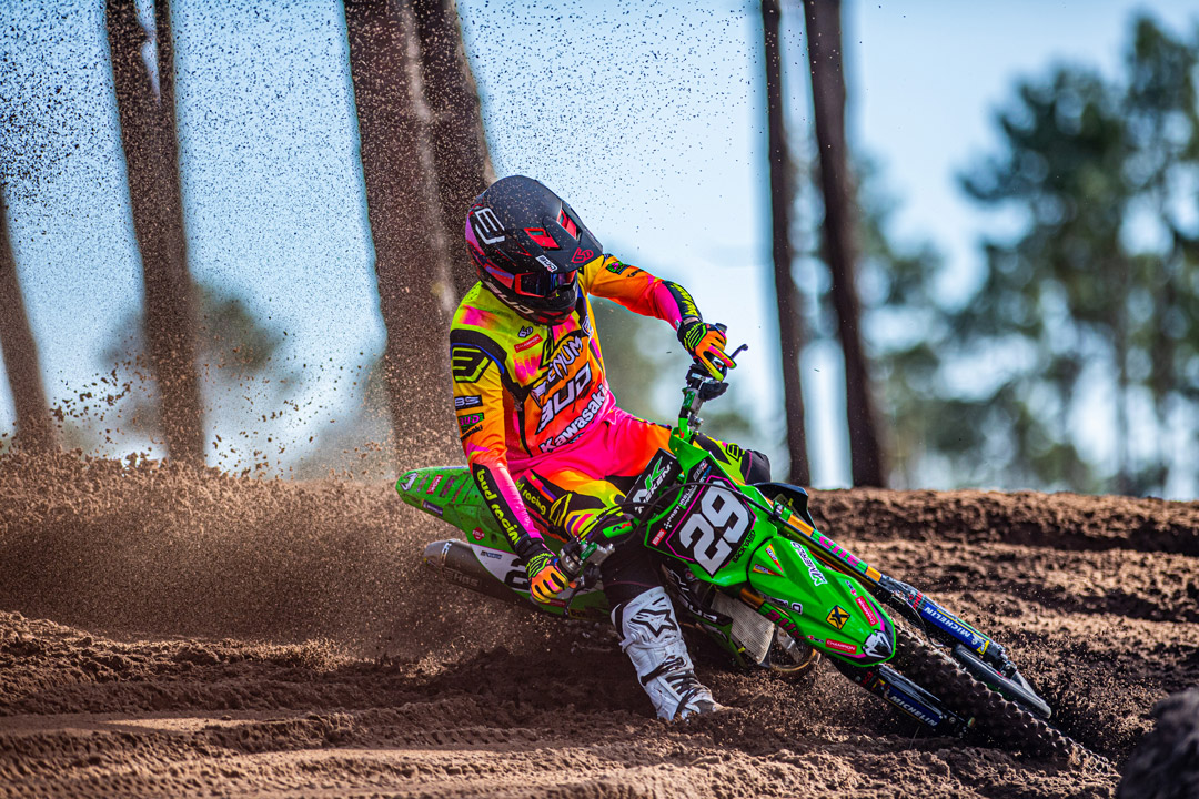 Photoshoot_bud_2026-4447